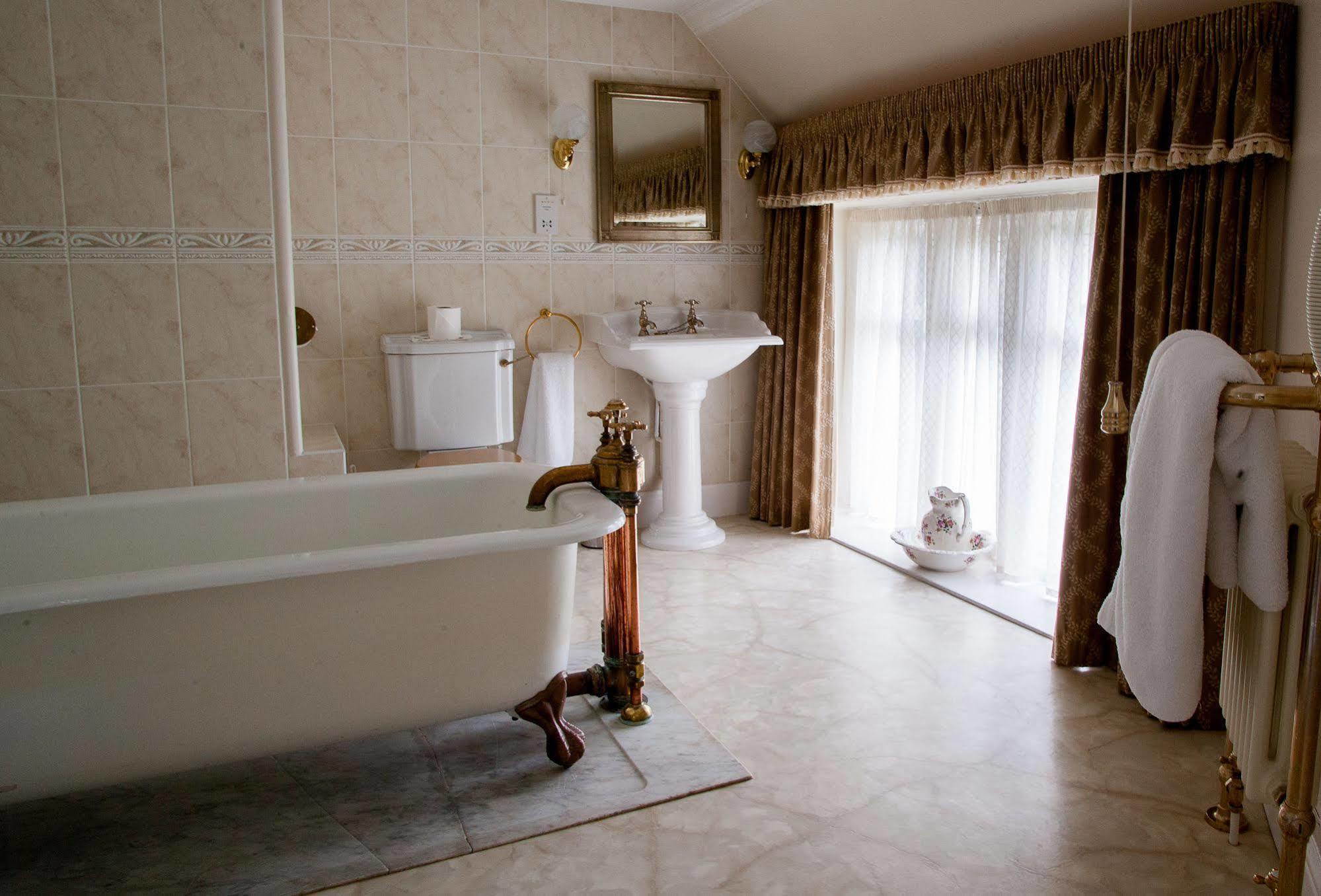 Petwood Hotel Woodhall Spa Bagian luar foto